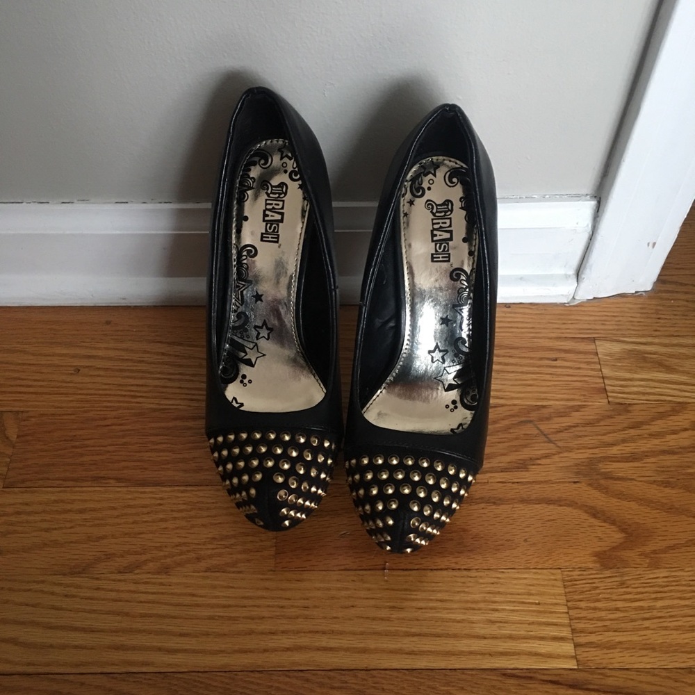 brash high-heeled shoes